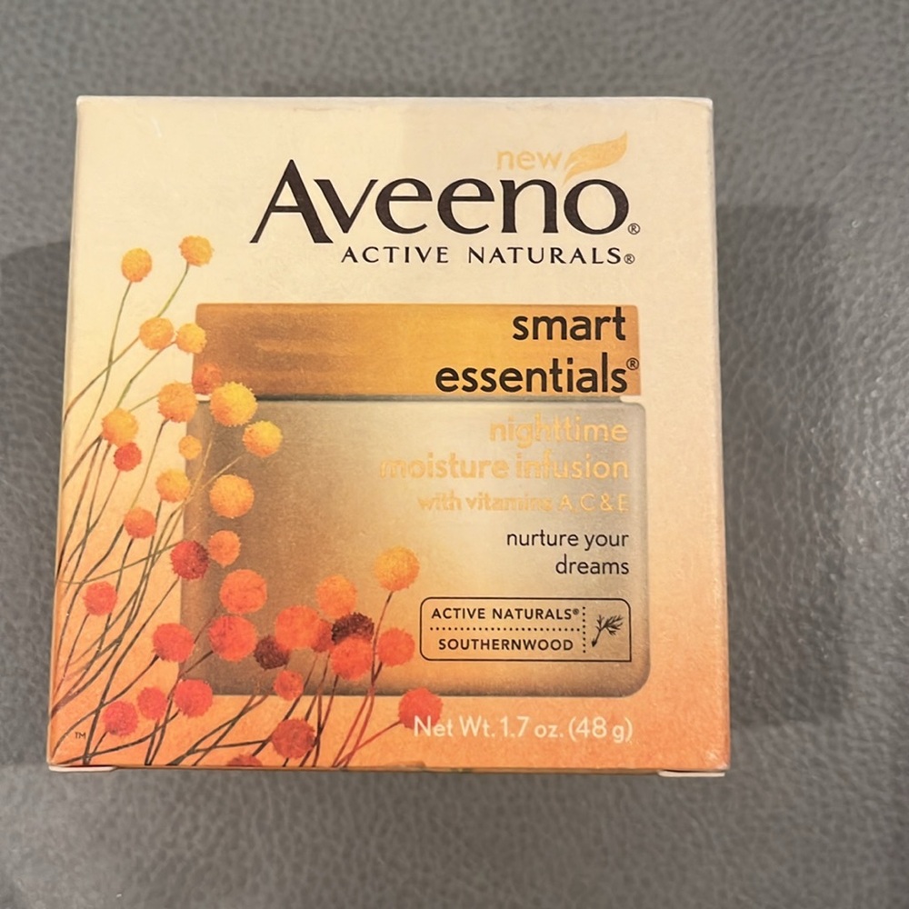 Aveeno Smart Essentials Nighttime Moisture Infusion